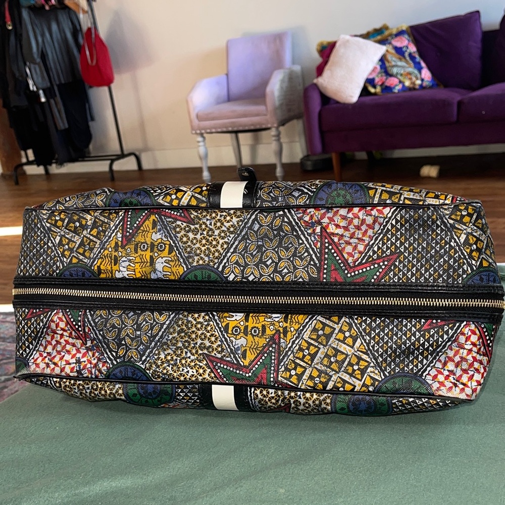L.A.M.B. Expandable Leather & Canvas Multicolor Patterned satchel Bag. - Picture 5 of 7